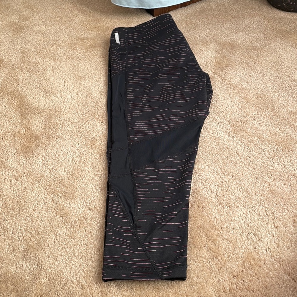 Zella Large Black & Pink Sheer Low Rise Capri